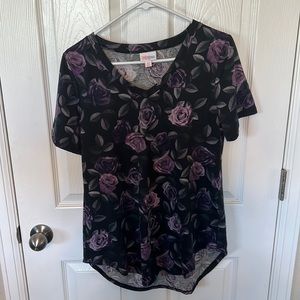 Lularoe v neck t